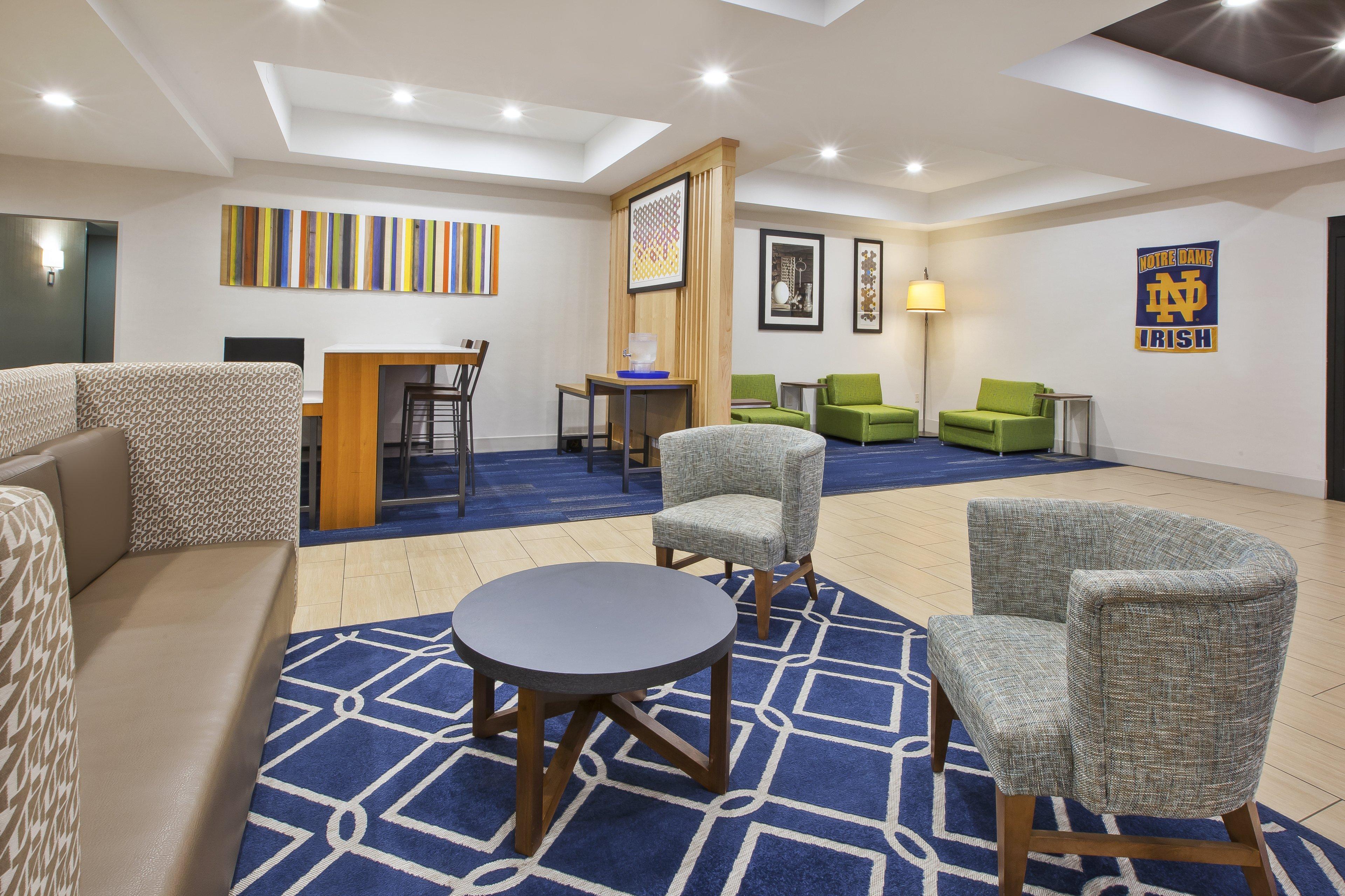 Holiday Inn Express Niles By Ihg Exterior photo